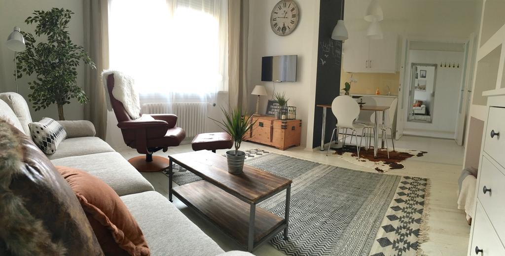 Standard Apartment By Hi5 - Karoly 23 Budapest Exteriör bild