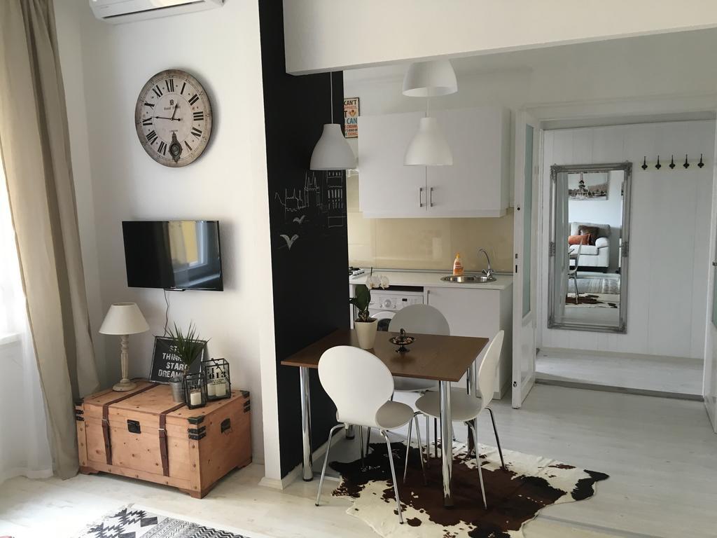 Standard Apartment By Hi5 - Karoly 23 Budapest Exteriör bild