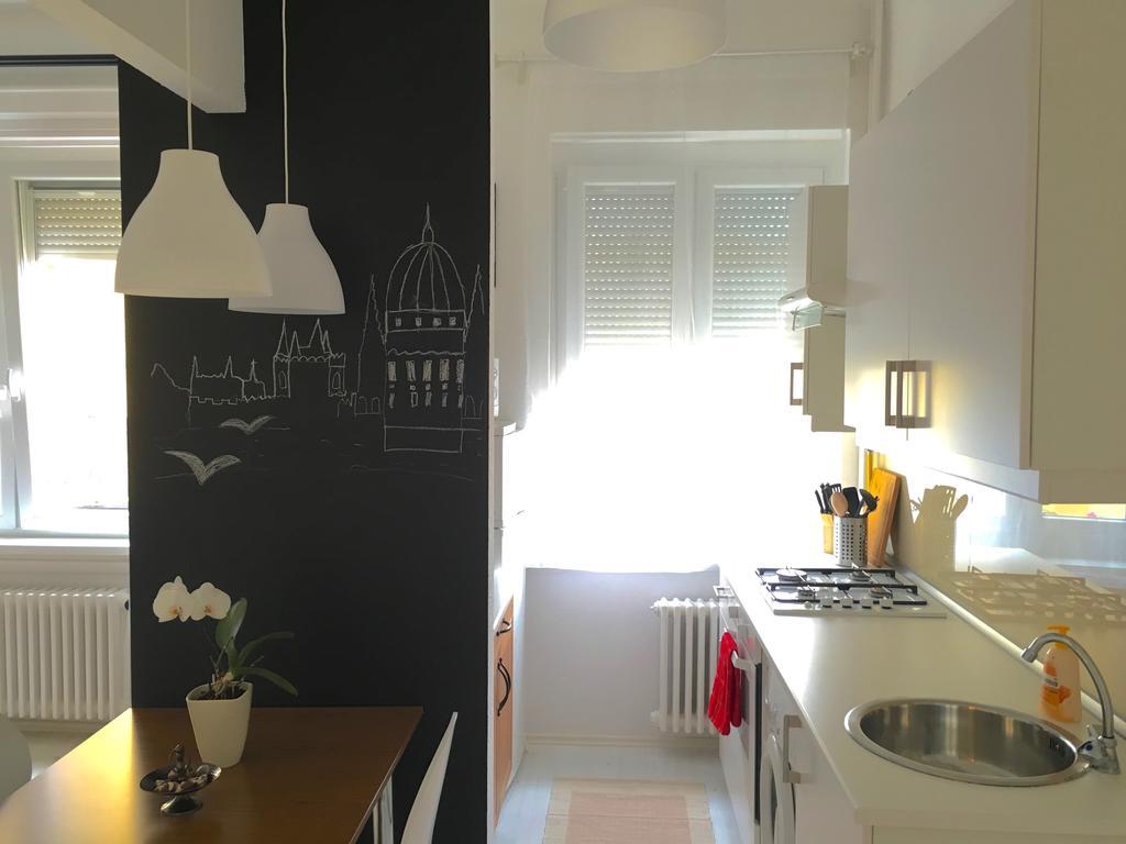 Standard Apartment By Hi5 - Karoly 23 Budapest Exteriör bild