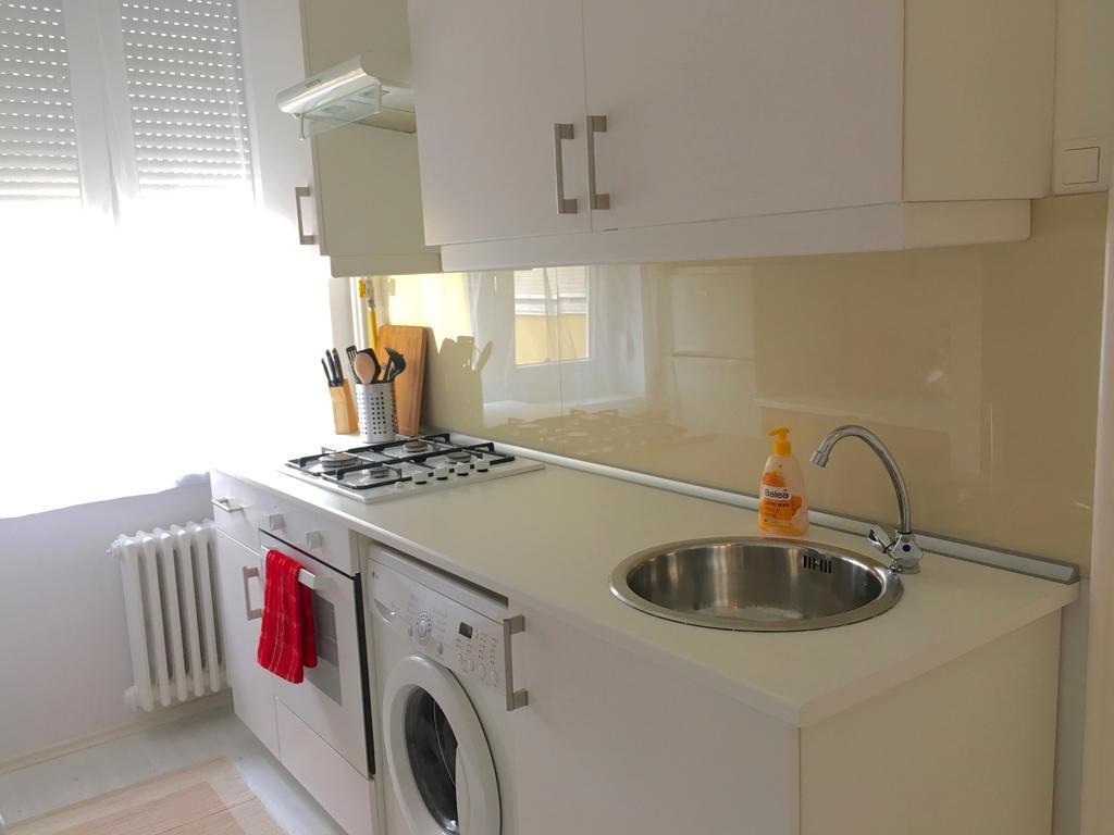 Standard Apartment By Hi5 - Karoly 23 Budapest Exteriör bild